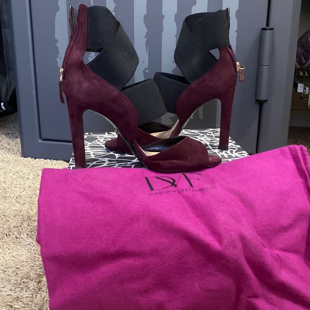 Diane VonFurstenburg purple heels